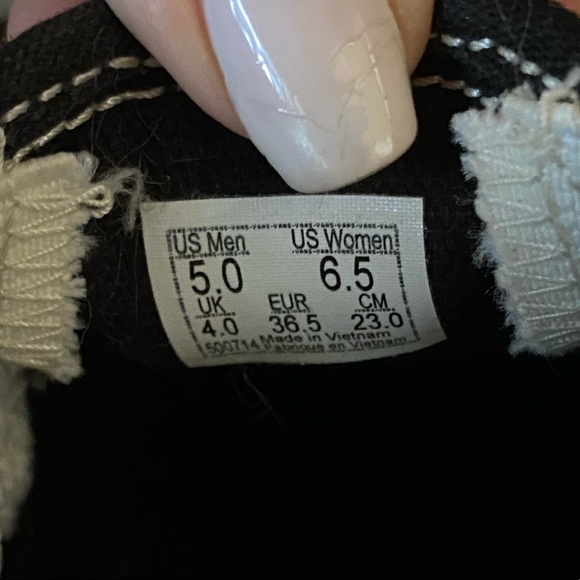 Vans - Picture 8 of 8
